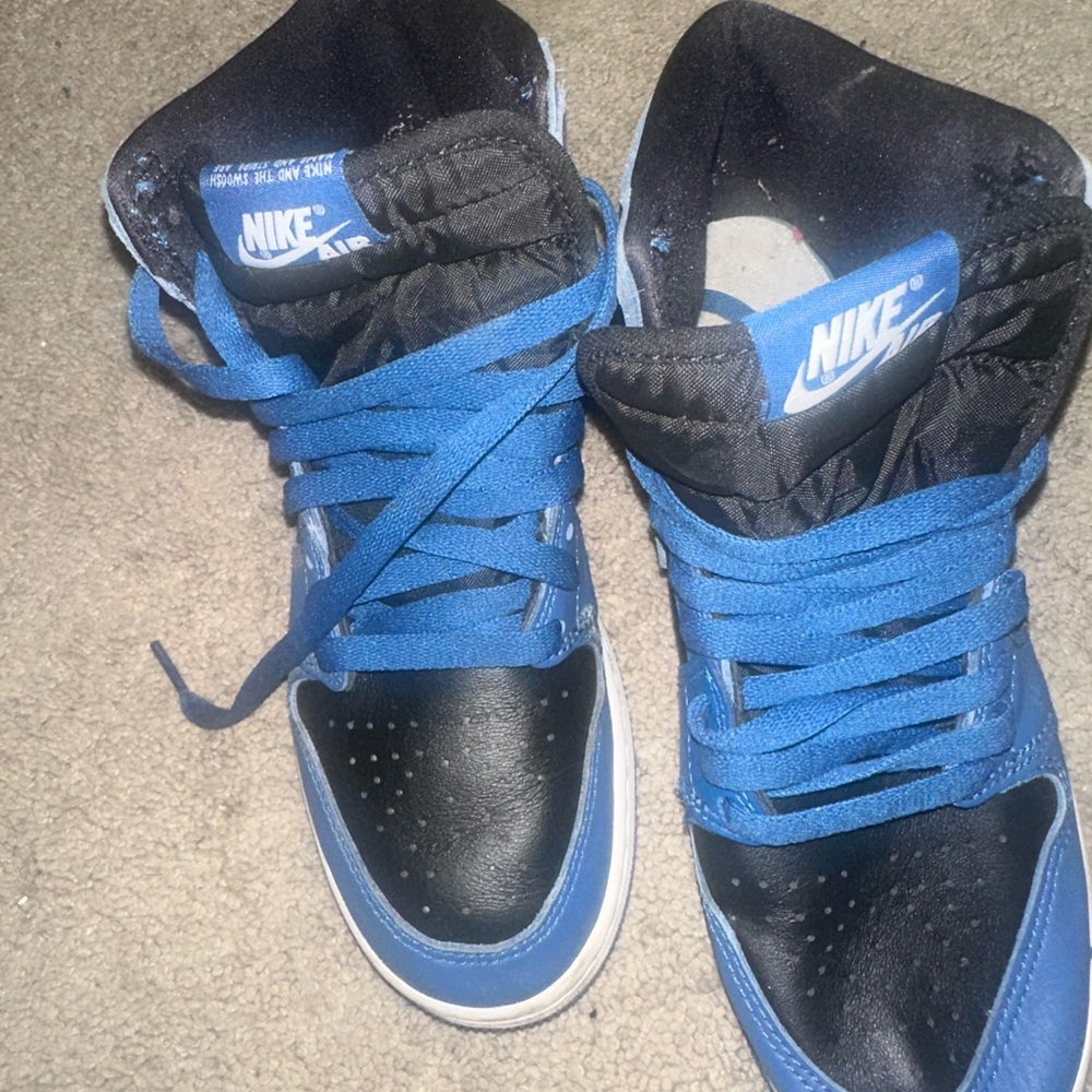 Air Jordan High-Top Sneakers in Blue and Black - Picture 4 of 8